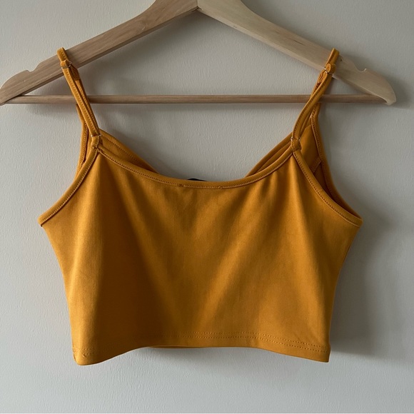 SHEIN Crop Top - Picture 2 of 4